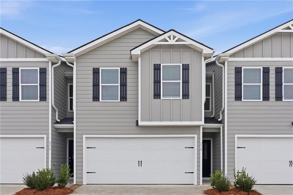 3 bedroom, 3 bathroom, 1,579 sq ft townhouse sold at 212 Norchester Avenue, Hogansville, GA 30230