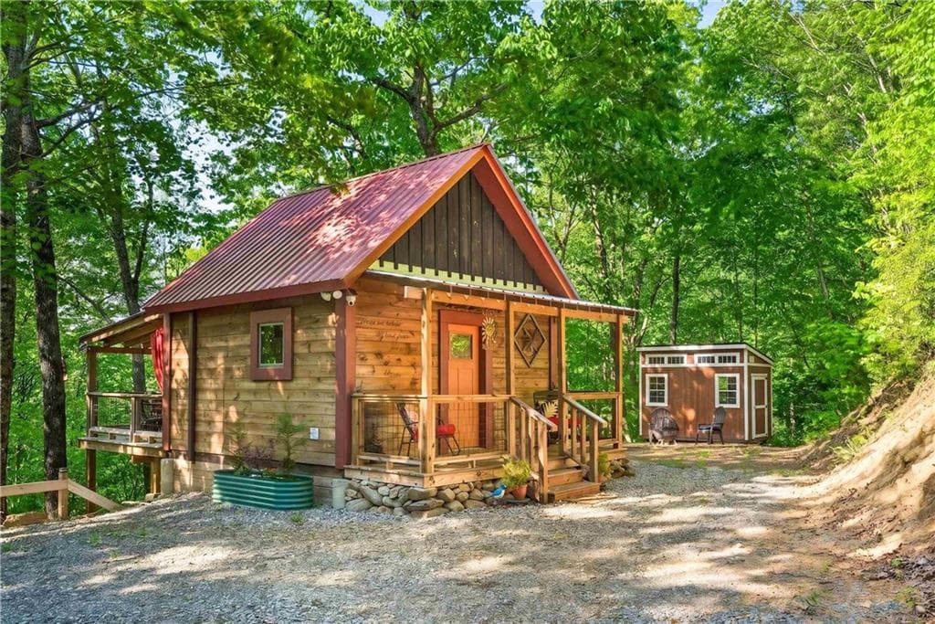 1 bedroom, 1 bathroom, 376 sq ft single family residence for sale at 93 Martin Crossing, Cherry Log, GA 30522