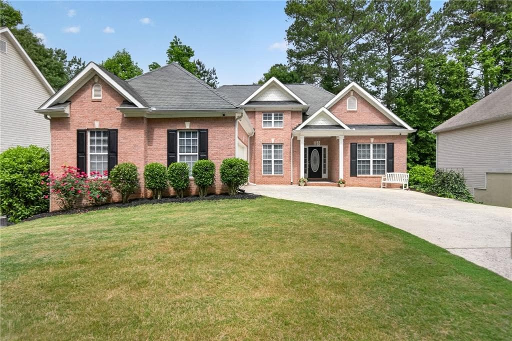 6 bedroom, 3 bathroom, 3,336 sq ft single family residence under contract at 9905 Between The Greens, Villa Rica, GA 30180