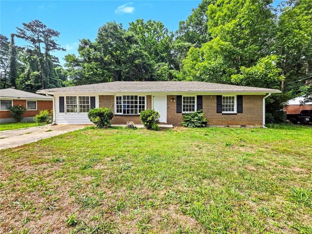 4 bedroom, 2 bathroom, 1,924 sq ft single family residence under contract at 1350 Lori Court, Conley, GA 30288