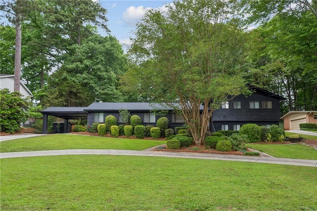 4 bedroom, 4 bathroom, 3,547 sq ft single family residence sold at 560 Spalding Drive, Atlanta, GA 30328
