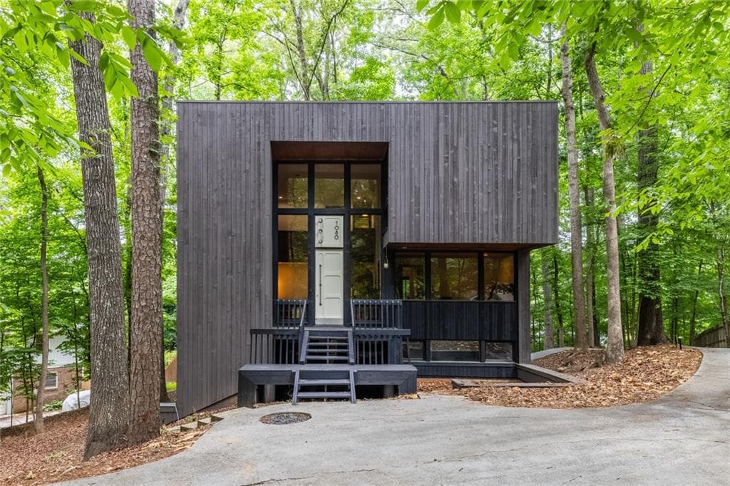 4 bedroom, 3 bathroom, 2,795 sq ft single family residence sold at 1080 Martin Ridge Road, Roswell, GA 30076