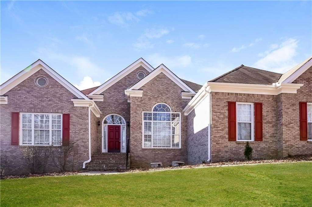 4 bedroom, 2 bathroom, 2,063 sq ft single family residence for sale at 1870 Dartford Way, Hoschton, GA 30548