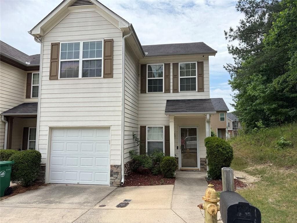 3 bedroom, 3 bathroom, 2,036 sq ft townhouse for sale at 1260 Chinon Point, Lithonia, GA 30058