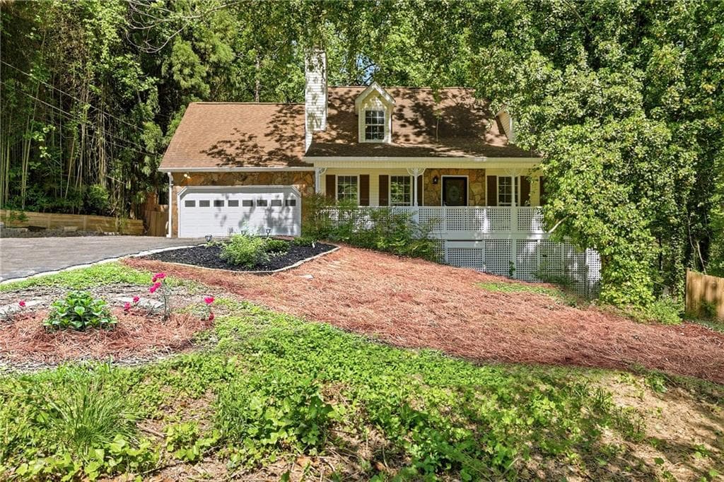 4 bedroom, 2 bathroom, 2,183 sq ft single family residence sold at 4661 Spring Ridge Drive, Flowery Branch, GA 30542