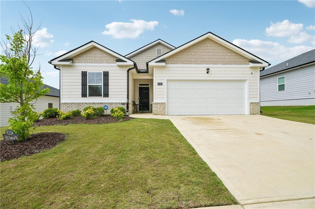 3 bedroom, 2 bathroom, 1,344 sq ft single family residence for sale at 8592 Seabiscuit Road, Lithonia, GA 30058
