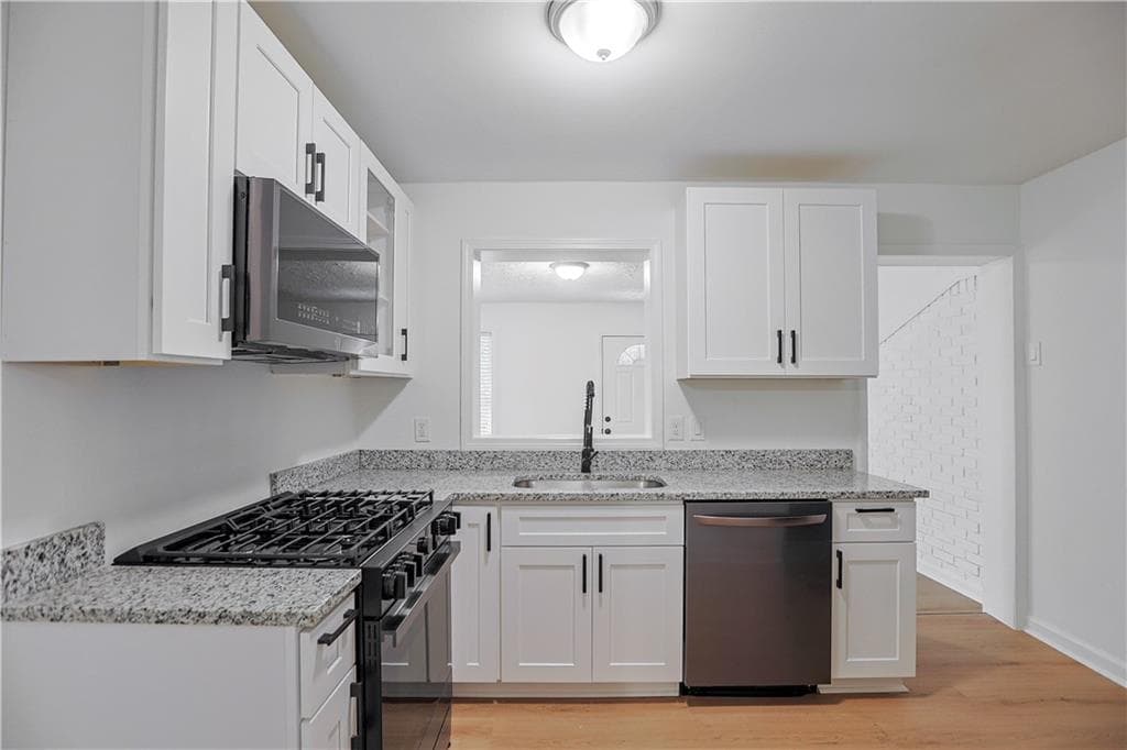 3 bedroom, 2 bathroom, 1,335 sq ft single family residence under contract at 252 Whitworth Drive, Atlanta, GA 30331
