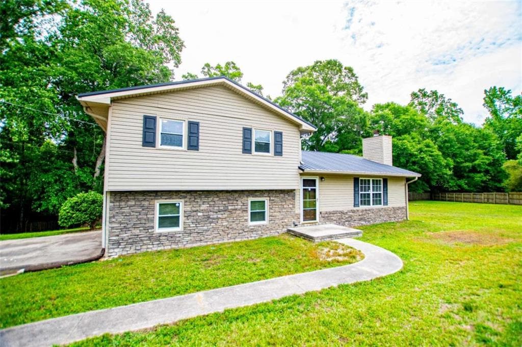3 bedroom, 2 bathroom, 1,732 sq ft single family residence sold at 284 Katie Lane, Carrollton, GA 30117