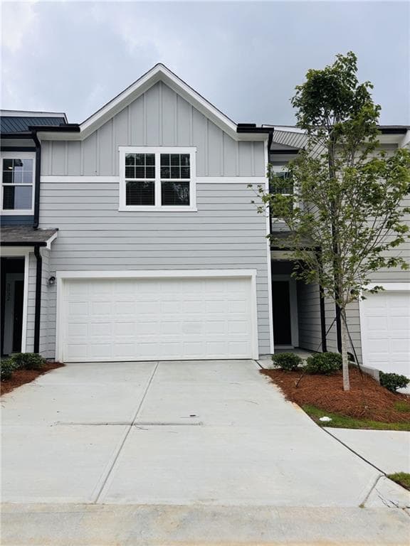 3 bedroom, 3 bathroom, 1,764 sq ft townhouse sold at 3030 Osier Circle, Douglasville, GA 30135