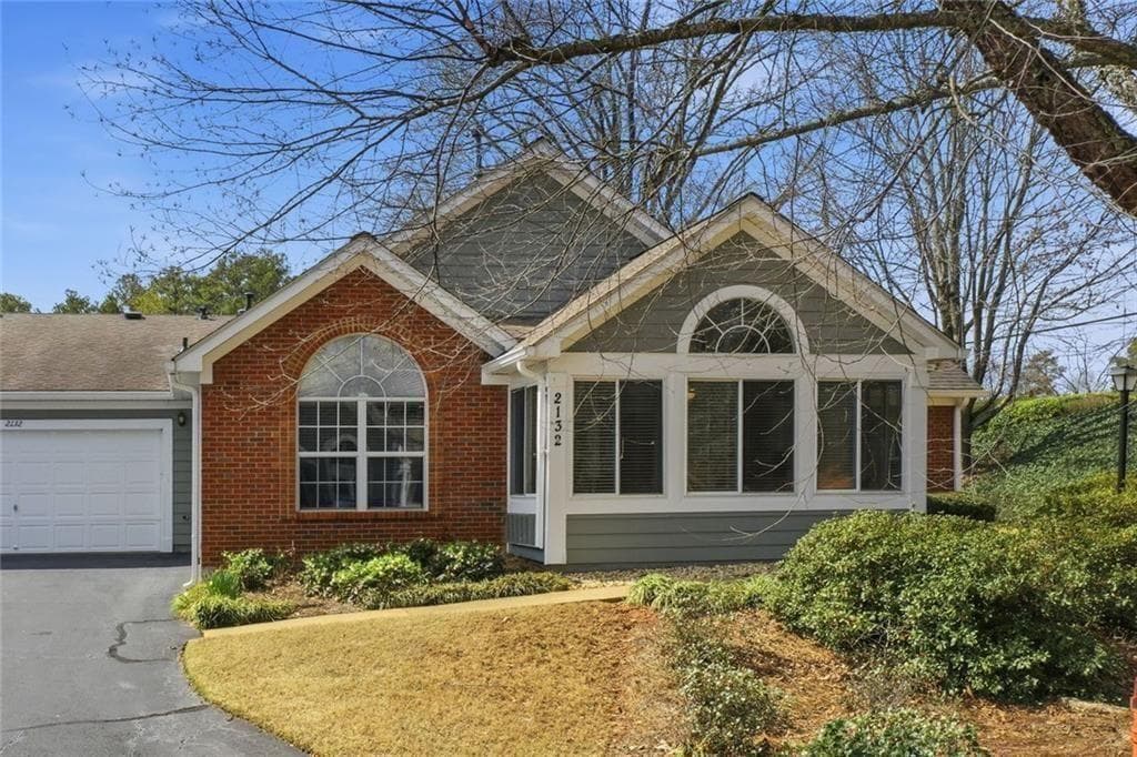2 bedroom, 2 bathroom, 1,968 sq ft condominium sold at 2132 Carefree Circle 10, Marietta, GA 30062