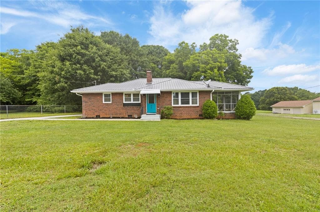 2 bedroom, 1 bathroom, 1,114 sq ft single family residence sold at 378 Highway 81, Loganville, GA 30054