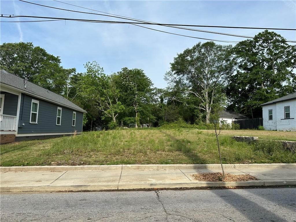 duplex sold at 522 James P Brawley Drive, Atlanta, GA 30318
