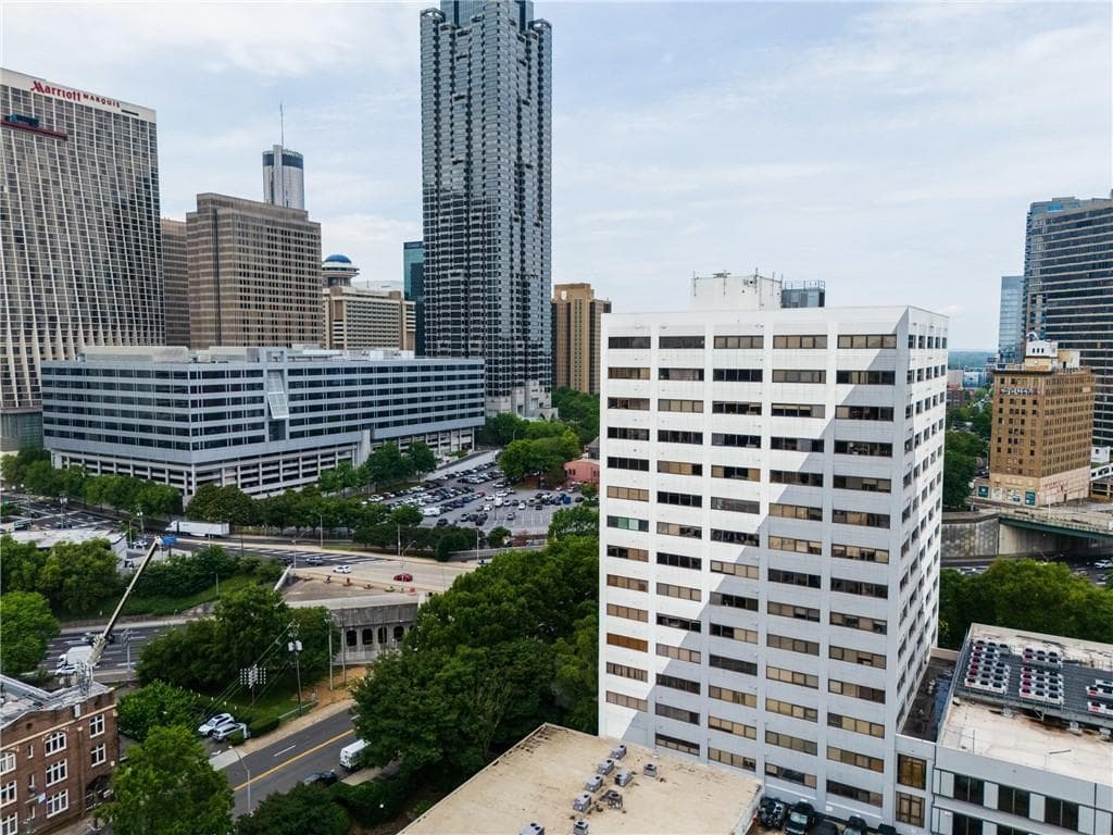 1 bedroom, 1 bathroom, 1,332 sq ft condominium sold at 120 Ralph Mcgill Boulevard 204, Atlanta, GA 30308