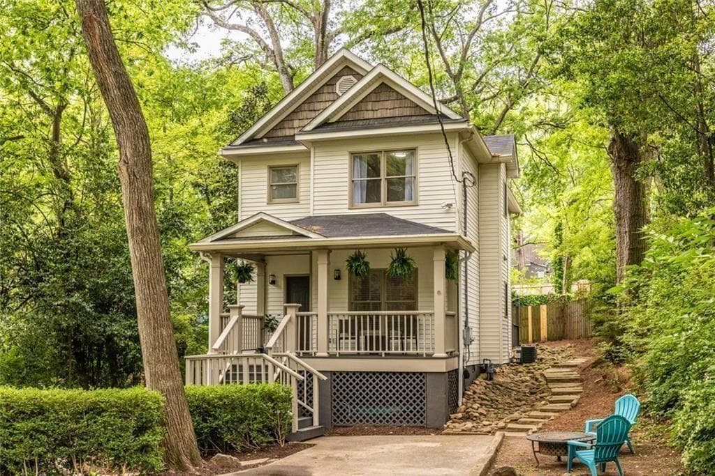 3 bedroom, 3 bathroom, 1,878 sq ft single family residence sold at 445 Loomis Avenue, Atlanta, GA 30312