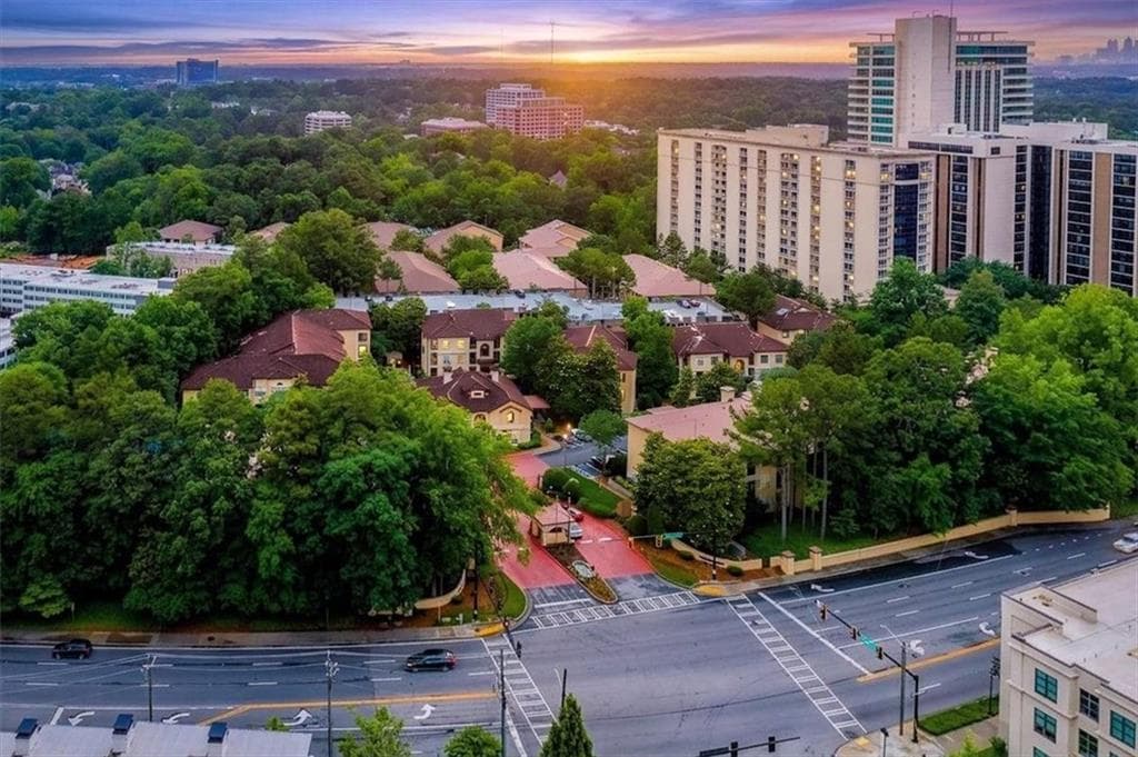1 bedroom, 1 bathroom, 775 sq ft condominium sold at 3777 Peachtree Road 923, Atlanta, GA 30319