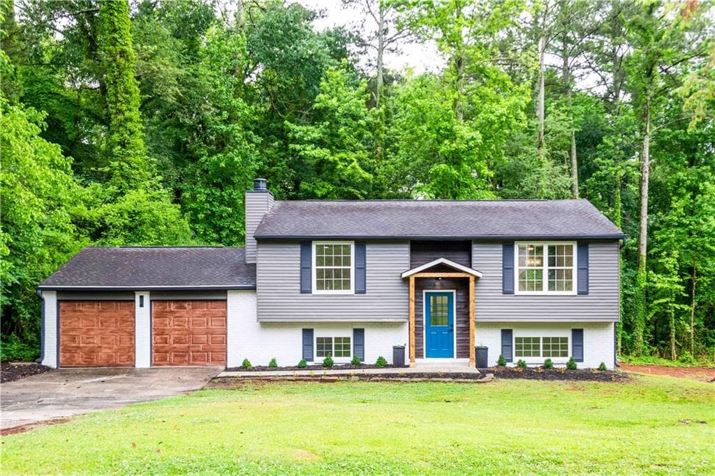 3 bedroom, 2 bathroom, 1,860 sq ft single family residence under contract at 1949 N Landing Way, Marietta, GA 30066