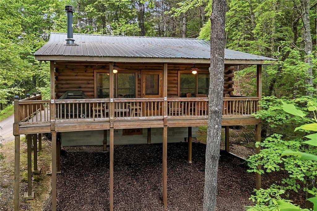 2 bedroom, 1 bathroom, 672 sq ft single family residence for sale at 156 Dupont Drive, Blue Ridge, GA 30513