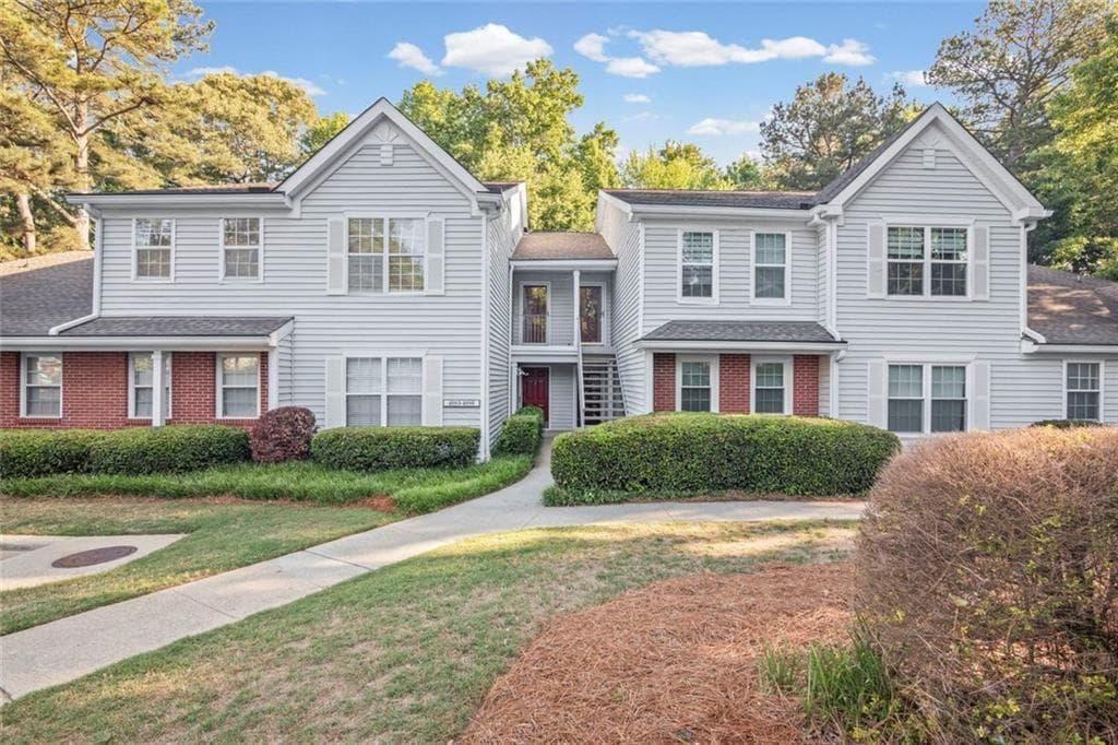 2 bedroom, 2 bathroom, 1,384 sq ft condominium sold at 4084 Whitehall Way, Alpharetta, GA 30004