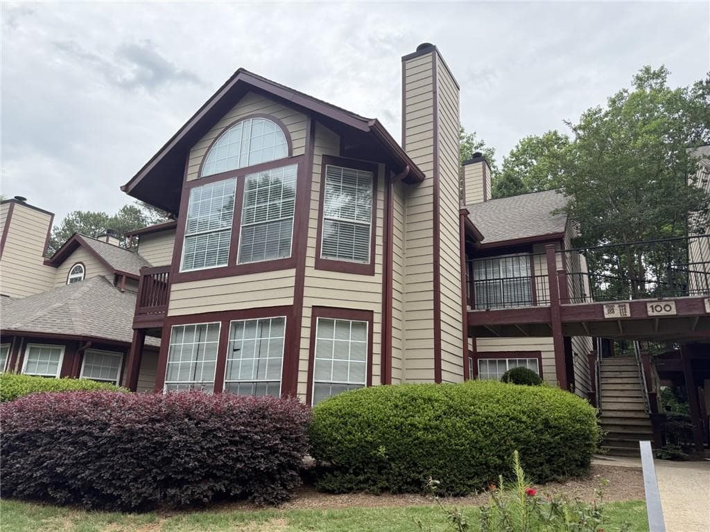 2 bedroom, 2 bathroom, 880 sq ft condominium sold at 105 Hawkstone Way, Alpharetta, GA 30022