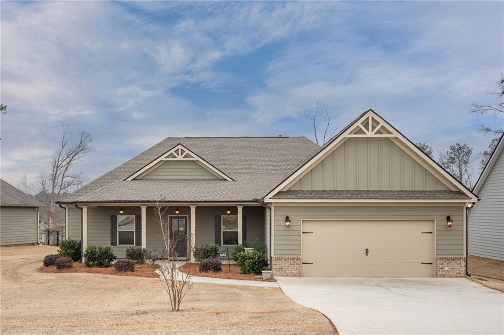 4 bedroom, 3 bathroom, 2,230 sq ft single family residence sold at 8661 St Andrews Parkway, Winston, GA 30187