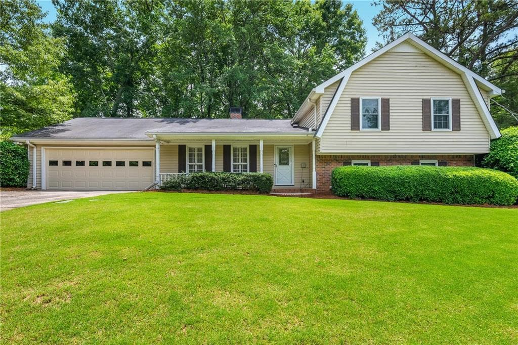 5 bedroom, 4 bathroom, 2,952 sq ft single family residence sold at 335 Thornwood Drive, Atlanta, GA 30328