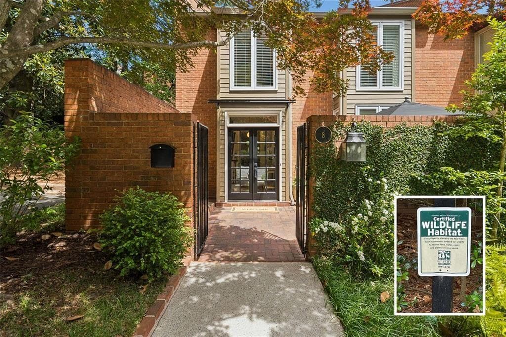 3 bedroom, 3 bathroom, 2,398 sq ft condominium sold at 8 Willow Glen, Atlanta, GA 30342