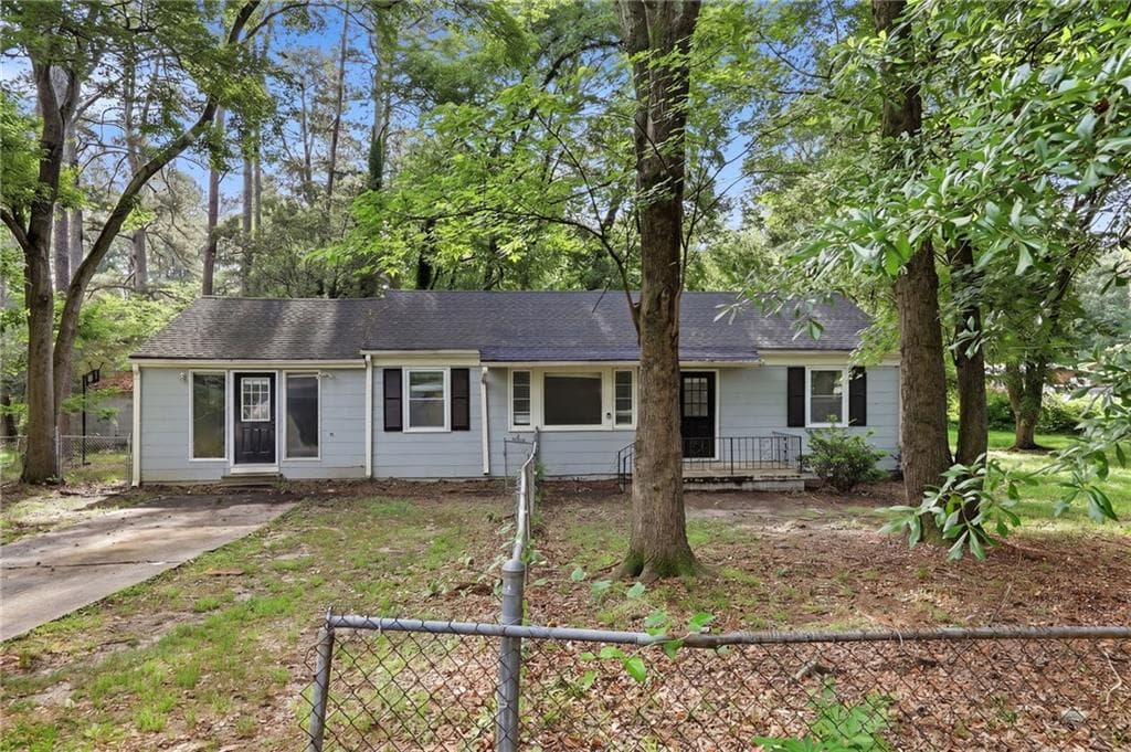 3 bedroom, 1 bathroom, 1,287 sq ft single family residence sold at 5160 4th Street, Morrow, GA 30260