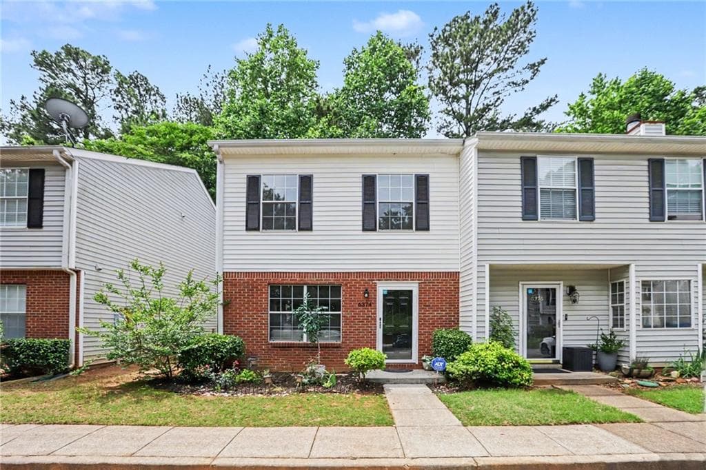 3 bedroom, 3 bathroom, 1,360 sq ft townhouse sold at 6374 Wedgeview Drive, Tucker, GA 30084