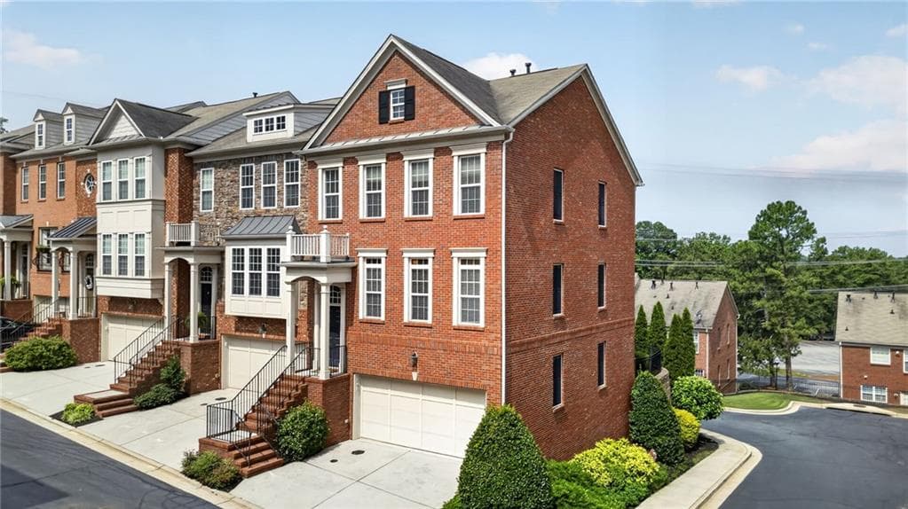 3 bedroom, 4 bathroom, 2,328 sq ft townhouse sold at 3380 Triview Square, Atlanta, GA 30339