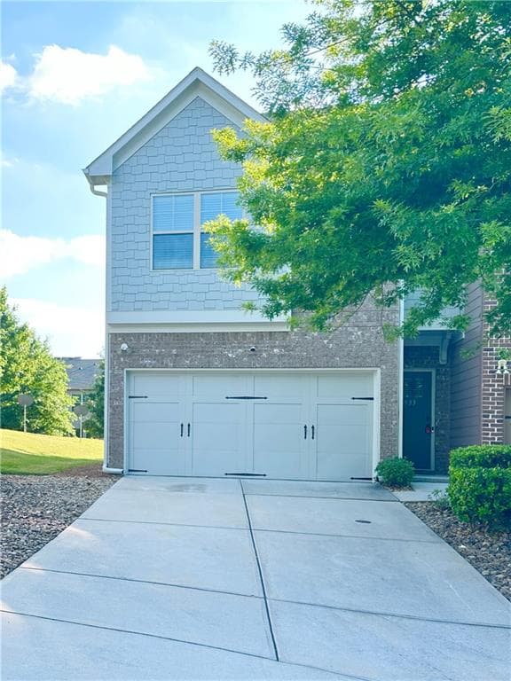 3 bedroom, 3 bathroom, 1,822 sq ft townhouse sold at 1933 Paxton Ridge Court, Lilburn, GA 30047