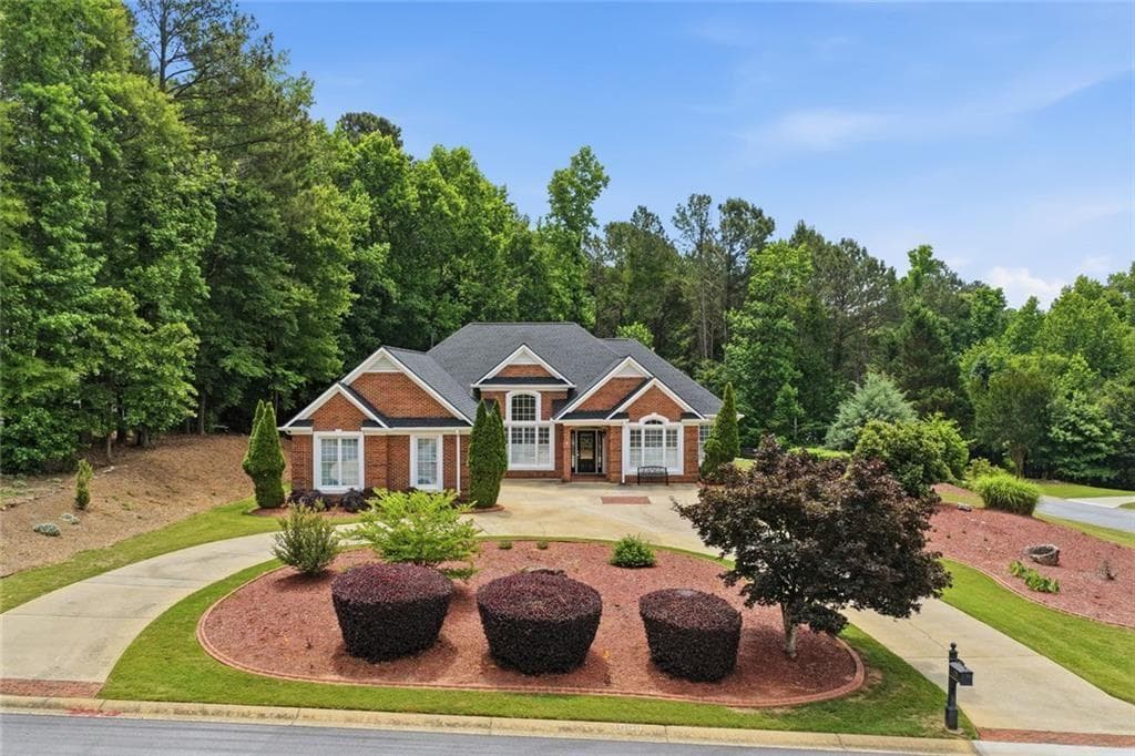 4 bedroom, 3 bathroom, 2,713 sq ft single family residence for sale at 1000 Laddington Lane, Peachtree City, GA 30269