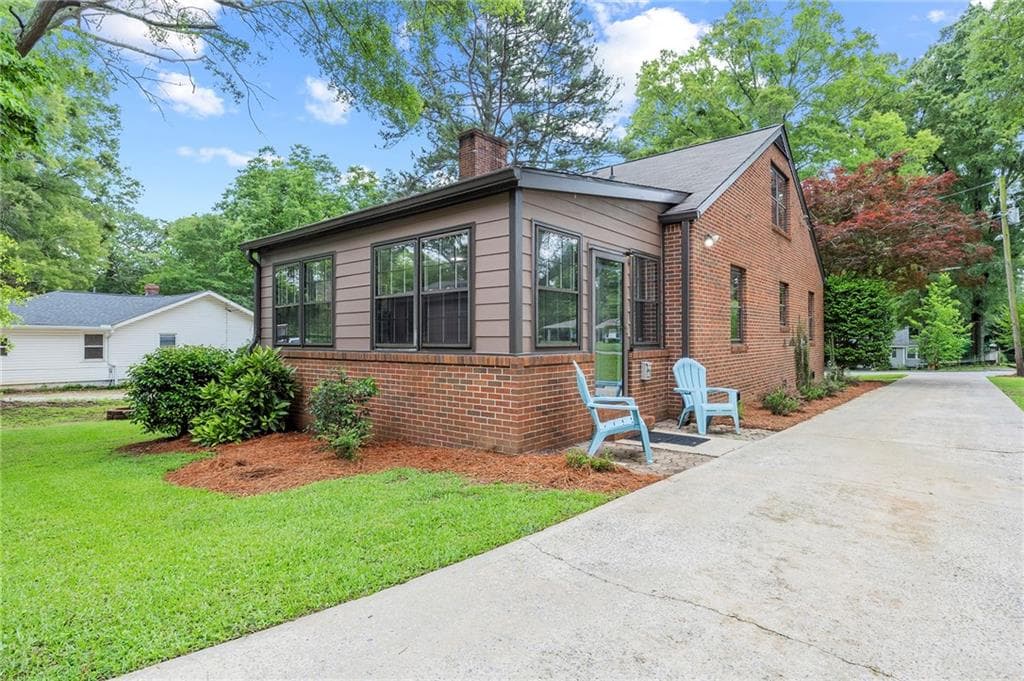 3 bedroom, 3 bathroom, 2,337 sq ft single family residence sold at 156 Dixon Street, Jonesboro, GA 30236