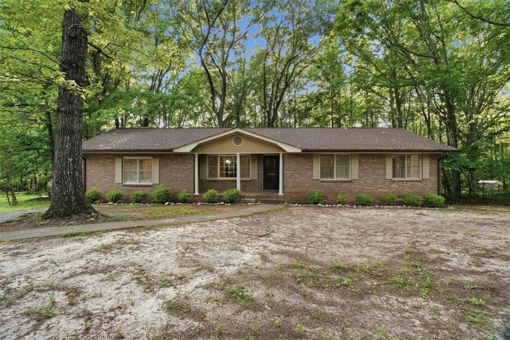 3 bedroom, 2 bathroom, 1,800 sq ft single family residence sold at 129 Diane Drive, Griffin, GA 30223