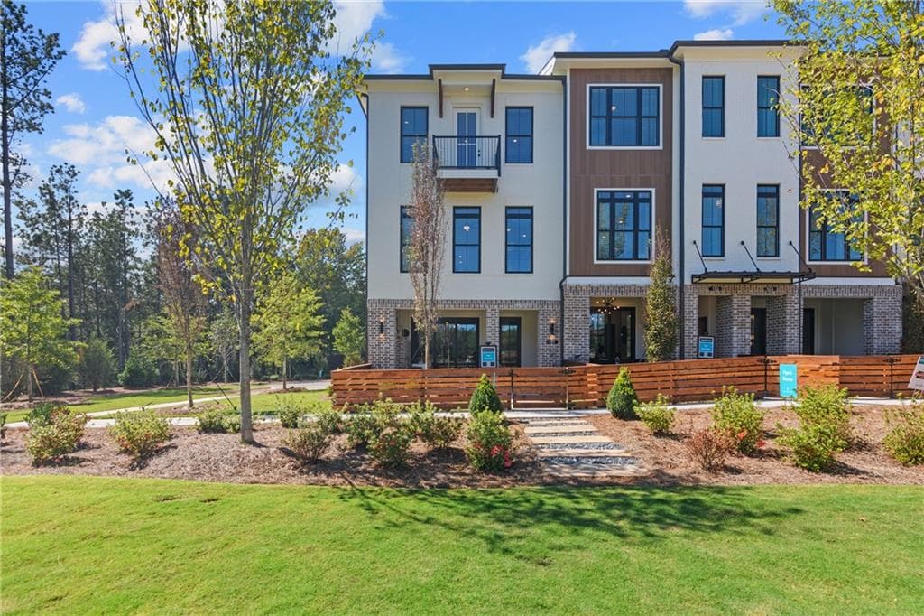 4 bedroom, 4 bathroom, 2,400 sq ft townhouse for sale at 146 IveyBrooke Lane 78, Alpharetta, GA 30009