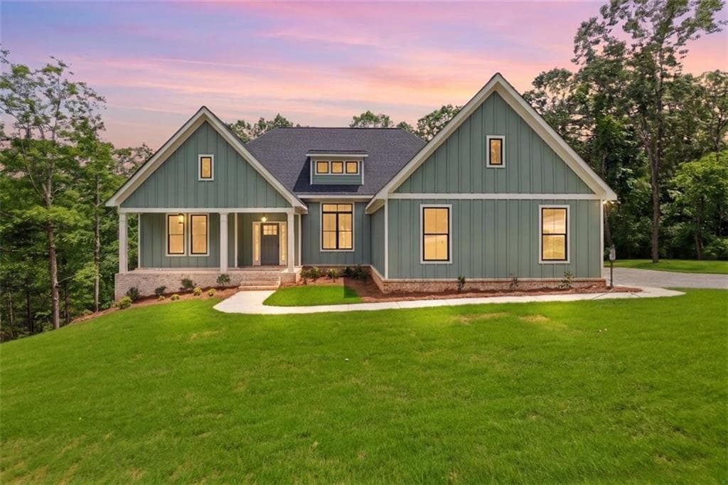3 bedroom, 3 bathroom, 2,750 sq ft single family residence sold at 125 Scarlett Pippin Drive, Clarkesville, GA 30523