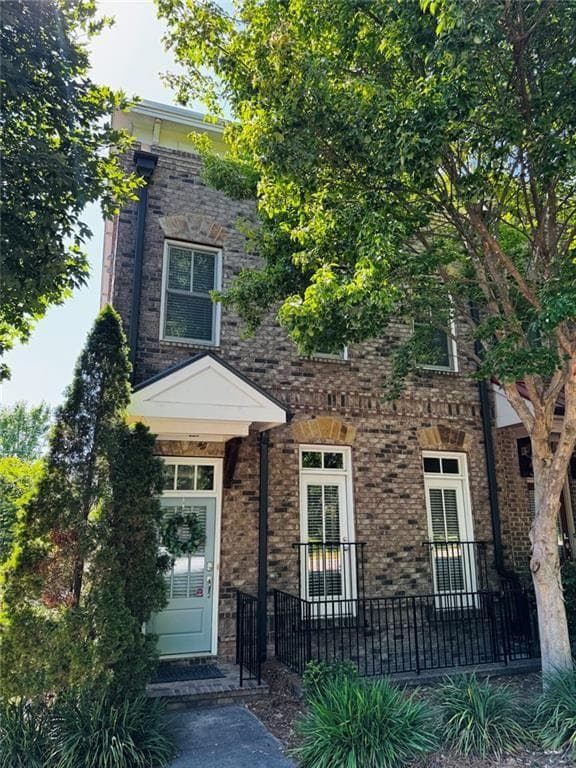 4 bedroom, 4 bathroom, 2,526 sq ft townhouse sold at 241 Cole Street, Marietta, GA 30060