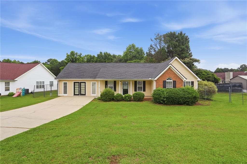 3 bedroom, 2 bathroom, 1,832 sq ft single family residence sold at 11190 Knotty Pine Place, Hampton, GA 30228