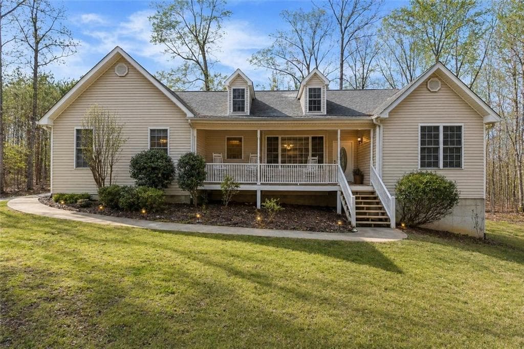3 bedroom, 2 bathroom, 1,630 sq ft single family residence for sale at 875 Knox Bridge Highway, White, GA 30184