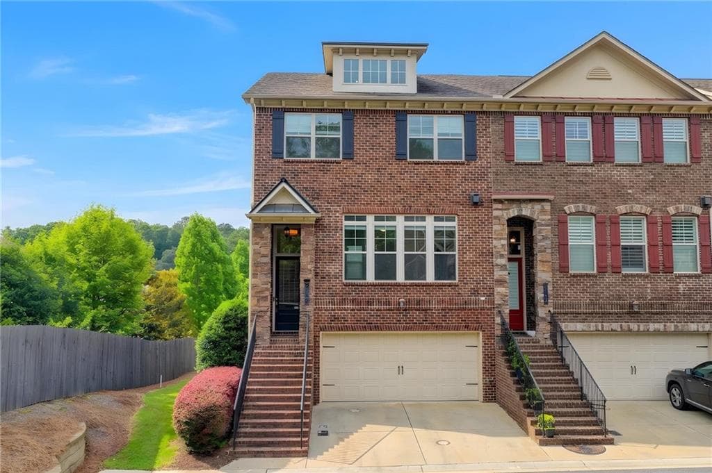 3 bedroom, 4 bathroom, 2,704 sq ft townhouse for sale at 2154 Prestwick Court 31, Atlanta, GA 30319