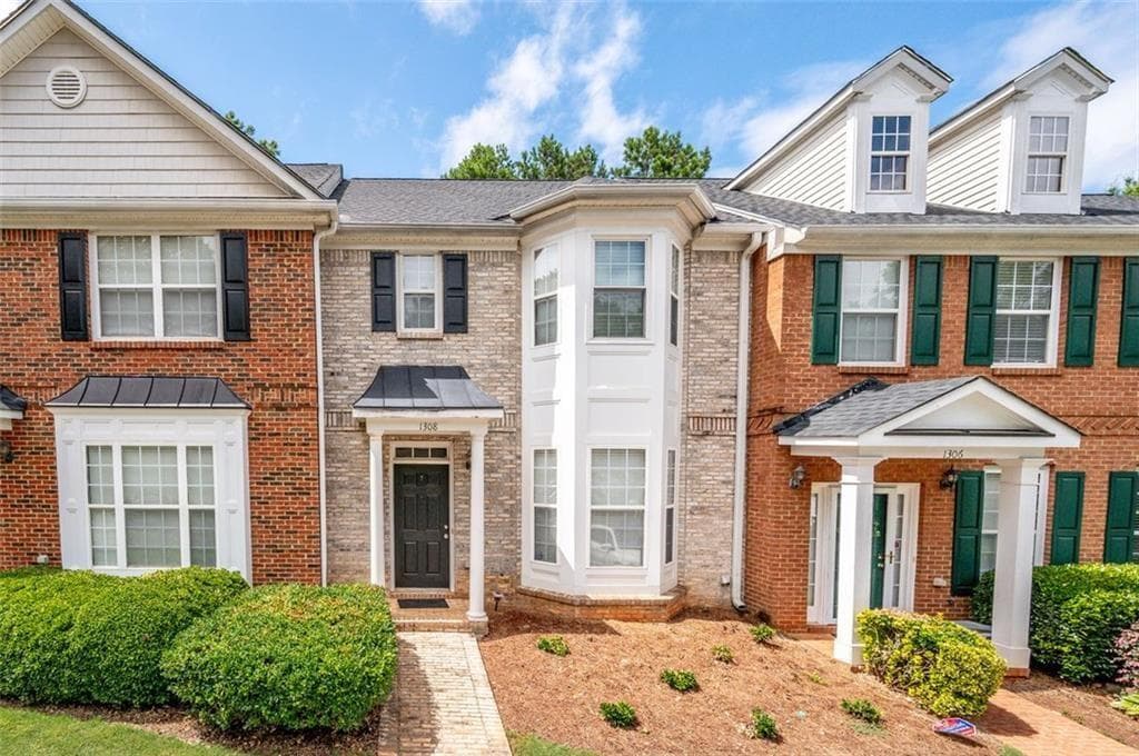 3 bedroom, 3 bathroom, 1,696 sq ft condominium sold at 1308 Guilderoy Court 5, Austell, GA 30106