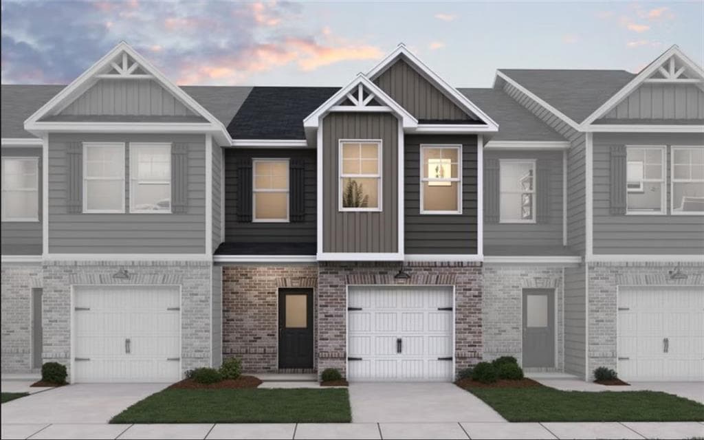 3 bedroom, 3 bathroom, 1,598 sq ft townhouse under contract at 8337 Columbia Court, Palmetto, GA 30268