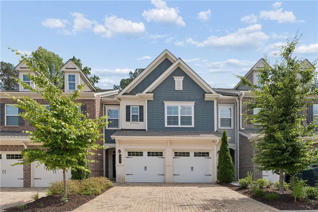 3 bedroom, 3 bathroom, 2,027 sq ft townhouse for sale at 305 Duval Drive, Alpharetta, GA 30009