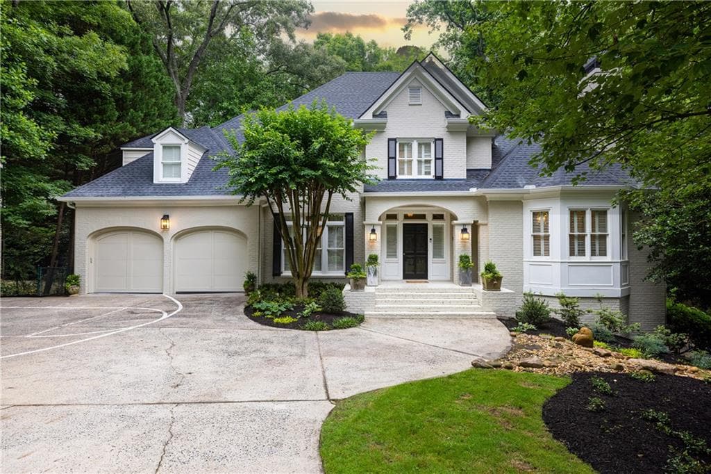 6 bedroom, 7 bathroom, 5,304 sq ft single family residence sold at 2903 Arden Road, Atlanta, GA 30327