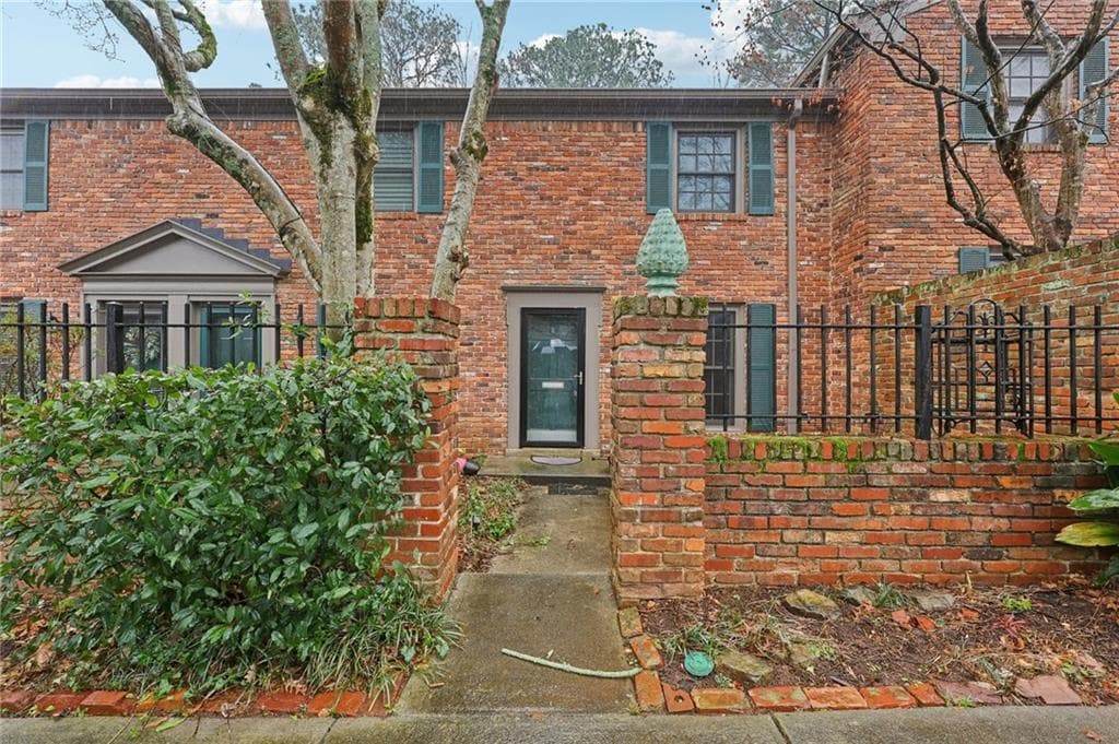2 bedroom, 2 bathroom, 960 sq ft condominium sold at 3085 Colonial Way H, Atlanta, GA 30341