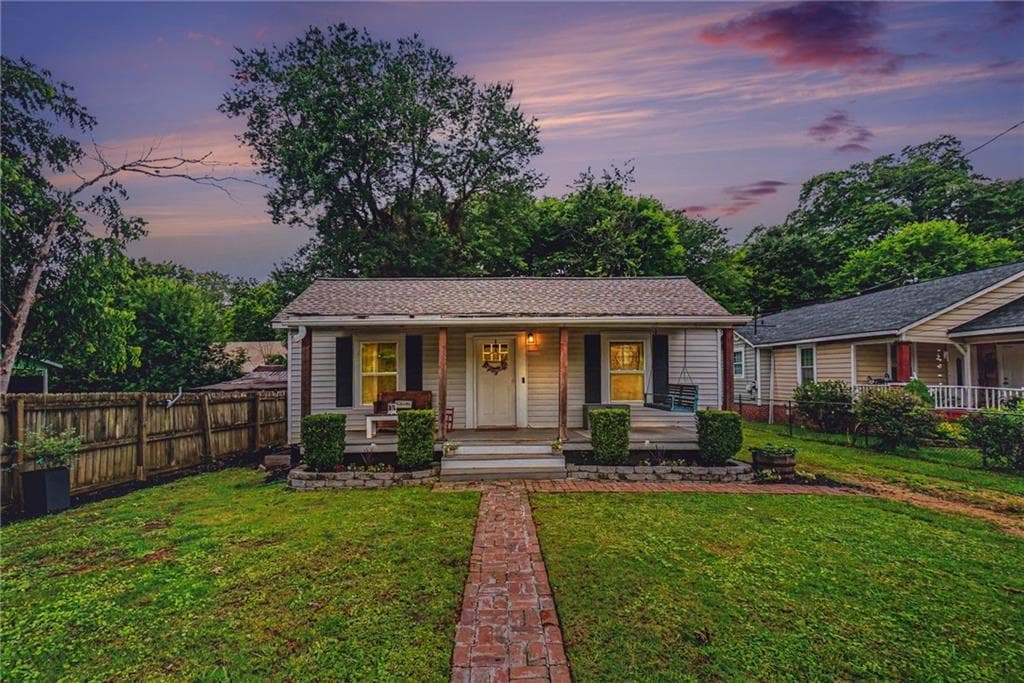 2 bedroom, 1 bathroom, 742 sq ft single family residence sold at 406 Douglas Street, Cartersville, GA 30120