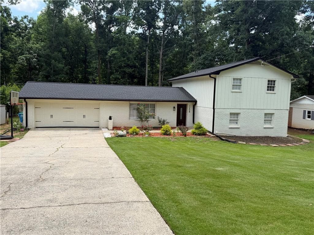 4 bedroom, 3 bathroom, 2,000 sq ft single family residence under contract at 1208 Golden Circle, Lilburn, GA 30047