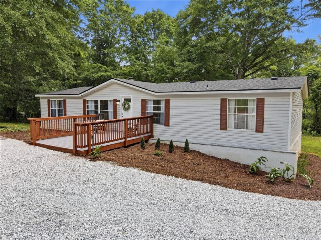 3 bedroom, 2 bathroom, 1,680 sq ft single family residence sold at 1203 Lanier Road, Pendergrass, GA 30567