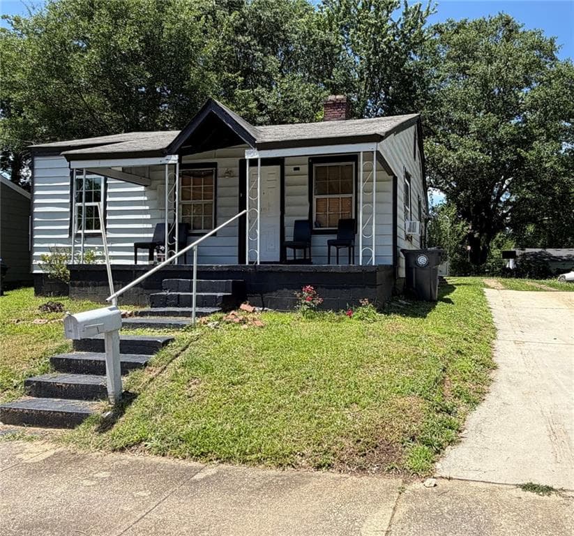 2 bedroom, 1 bathroom, 616 sq ft single family residence under contract at 1067 Desota Street, Gainesville, GA 30501
