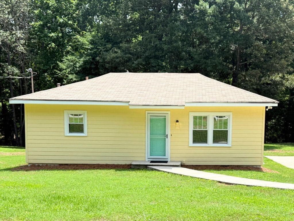 2 bedroom, 1 bathroom, 1,050 sq ft single family residence sold at 1090 Brackett Road, Marietta, GA 30066
