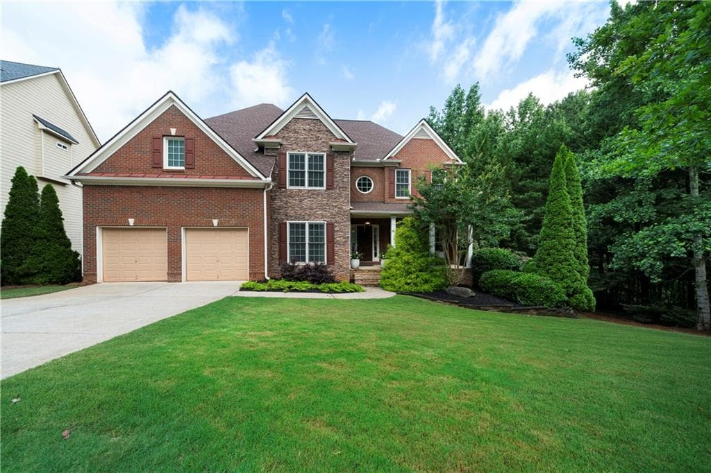 5 bedroom, 5 bathroom, 4,812 sq ft single family residence sold at 685 Sienna Drive, Cumming, GA 30040